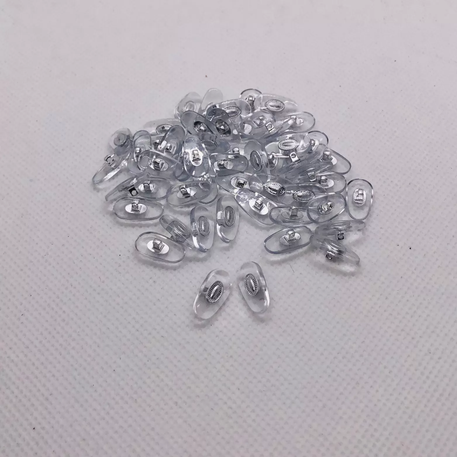 VE KÍNH CHÂN NHÔM TRẮNG